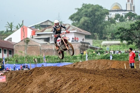 Arsenio Al Ghifari Siap Tancap Gas di Kejurnas Motocross 2025 Target Juara Arsenio Al Ghifari
