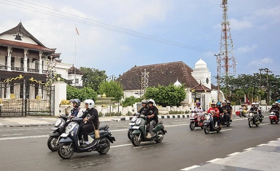 Kampanye #Cari_Aman Dorong Generasi Z Lebih Peduli Keselamatan Berkendara