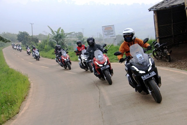 Tips Cari Aman bagi Bikers yang Gemar Touring Jarak Jauh