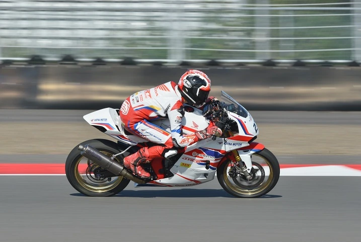 Sapu Bersih! Andi Gilang Borong Podium di MRS 2026 Mandalika