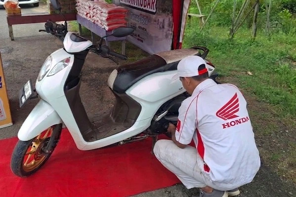 Motor Mogok Akibat Banjir Warga Kutai Barat Bisa Nikmati Pengecekan dan Busi Gratis Motor Mogok Akibat Banjir? Warga Kutai Barat Bisa Nikmati Pengecekan dan Busi Gratis