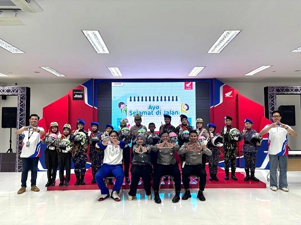 45 Polisi Cilik Ikuti Edukasi Keselamatan Berkendara di Hari Anak Nasional 45 Polisi Cilik Ikuti Edukasi Keselamatan Berkendara di Hari Anak Nasional
