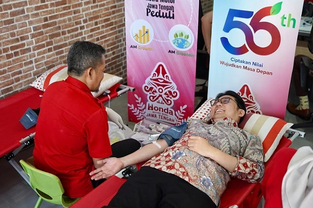 Rayakan HUT ke-56, Astra Motor Gelar Donor Darah Serentak di 12 Provinsi Rayakan HUT ke-56, Astra Motor Gelar Donor Darah Serentak di 12 Provinsi