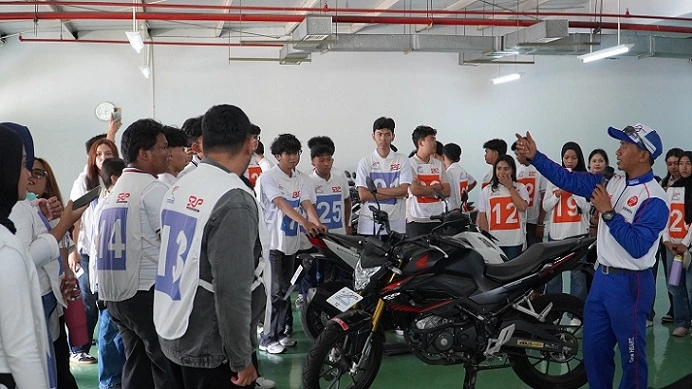 Keren! AHM Hadirkan Edukasi Safety Riding Kekinian untuk Ribuan Mahasiswa Indonesia Keren! AHM Hadirkan Edukasi Safety Riding untuk Ribuan Mahasiswa Indonesia